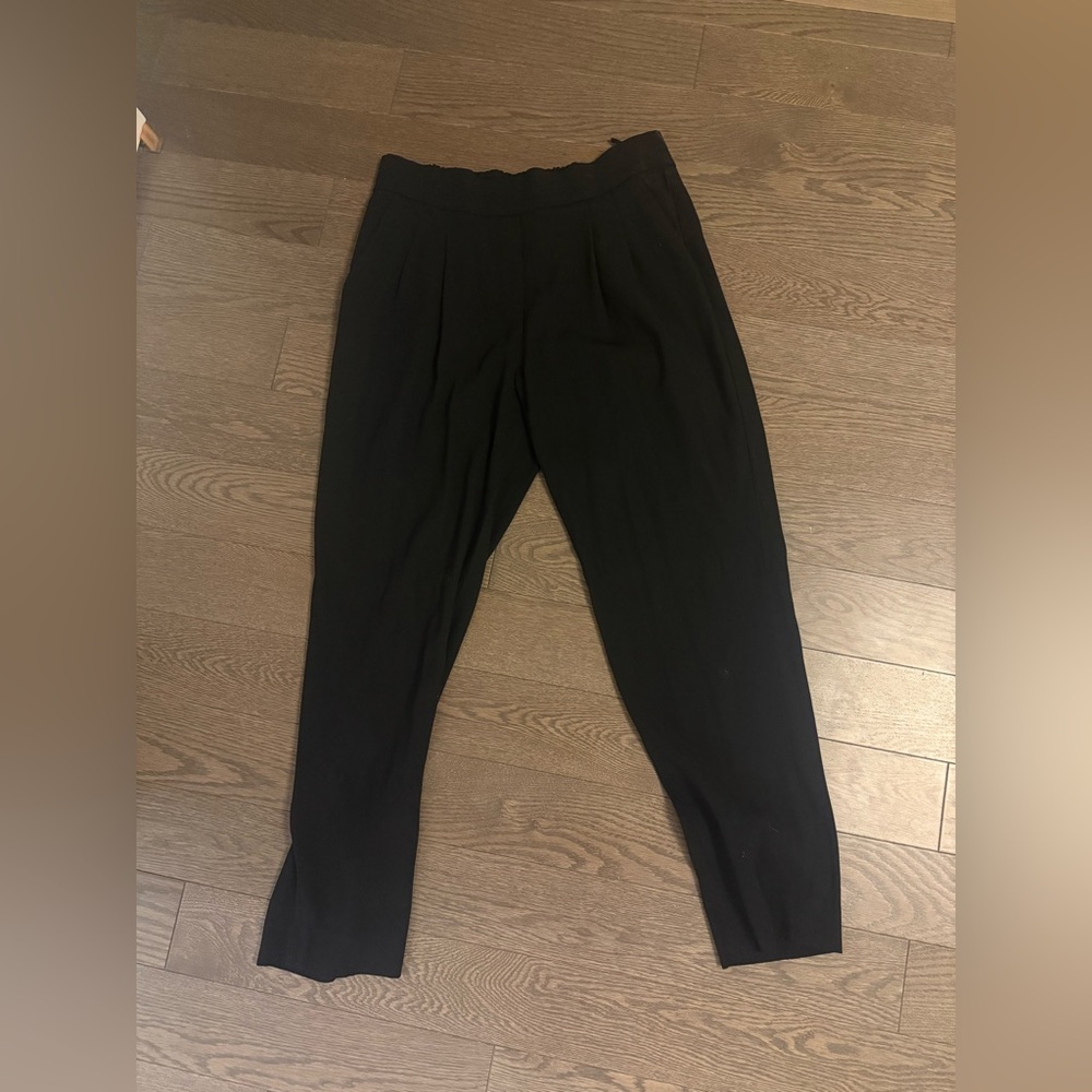 Women’s  cropped Black trousers